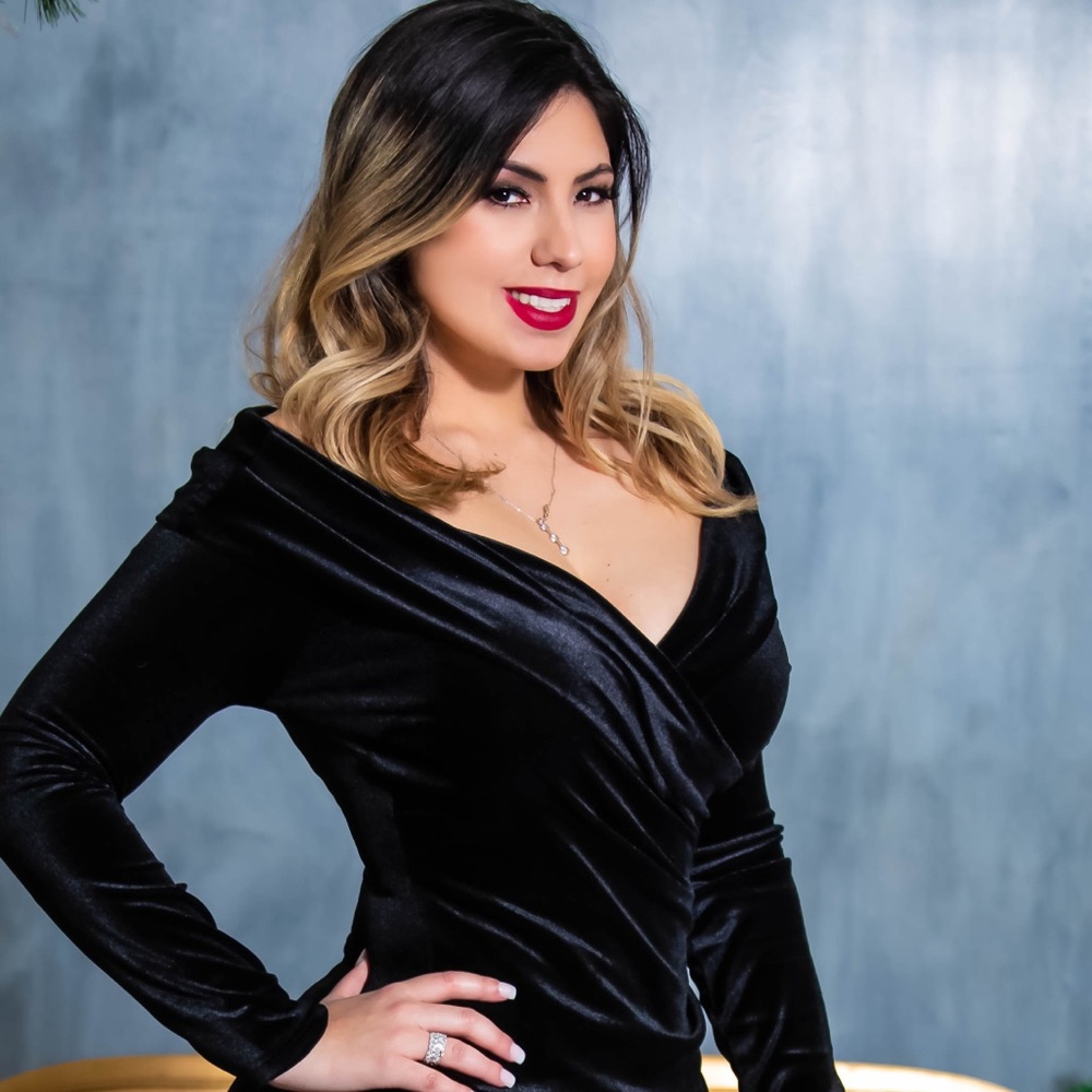 Meet your Posher, Mayrin